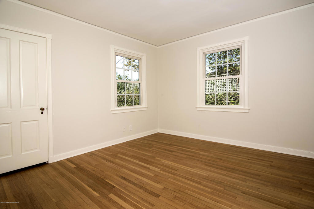 1087 S Los Robles Avenue Property Photo 23