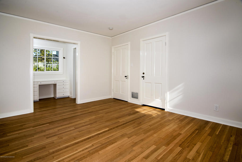 1087 S Los Robles Avenue Property Photo 26
