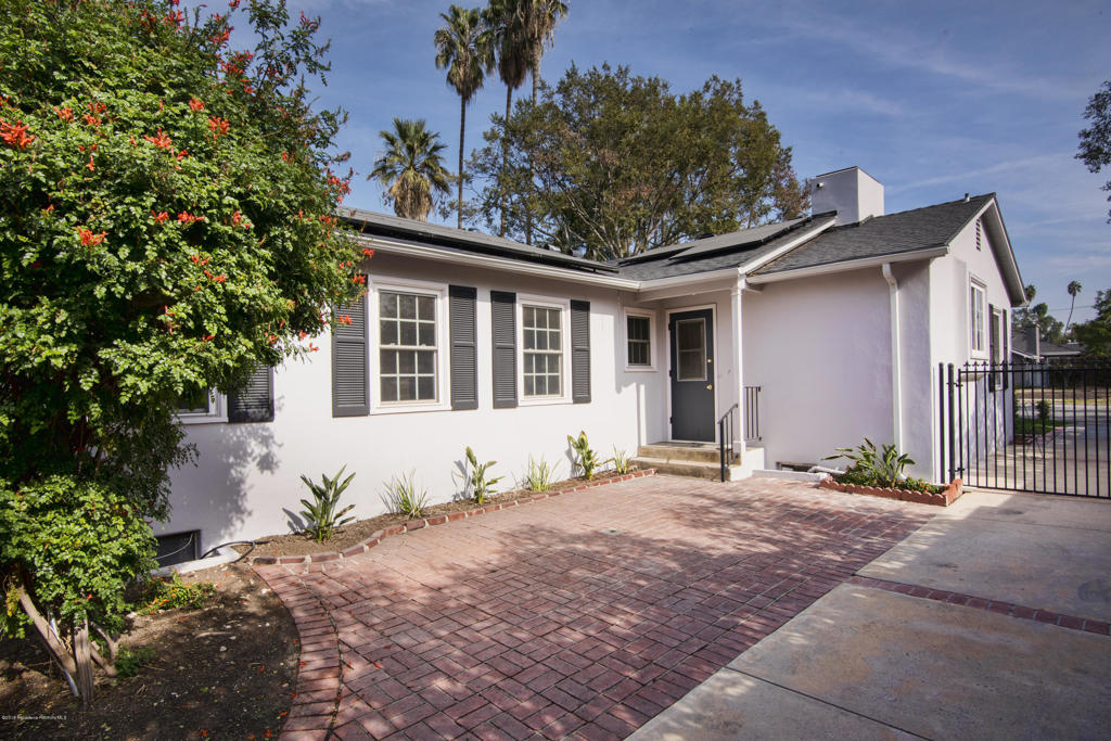 1087 S Los Robles Avenue Property Photo 31