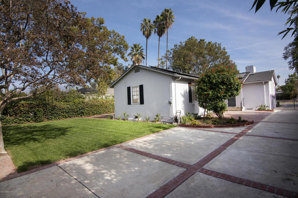 1087 S Los Robles Avenue Property Photo 33
