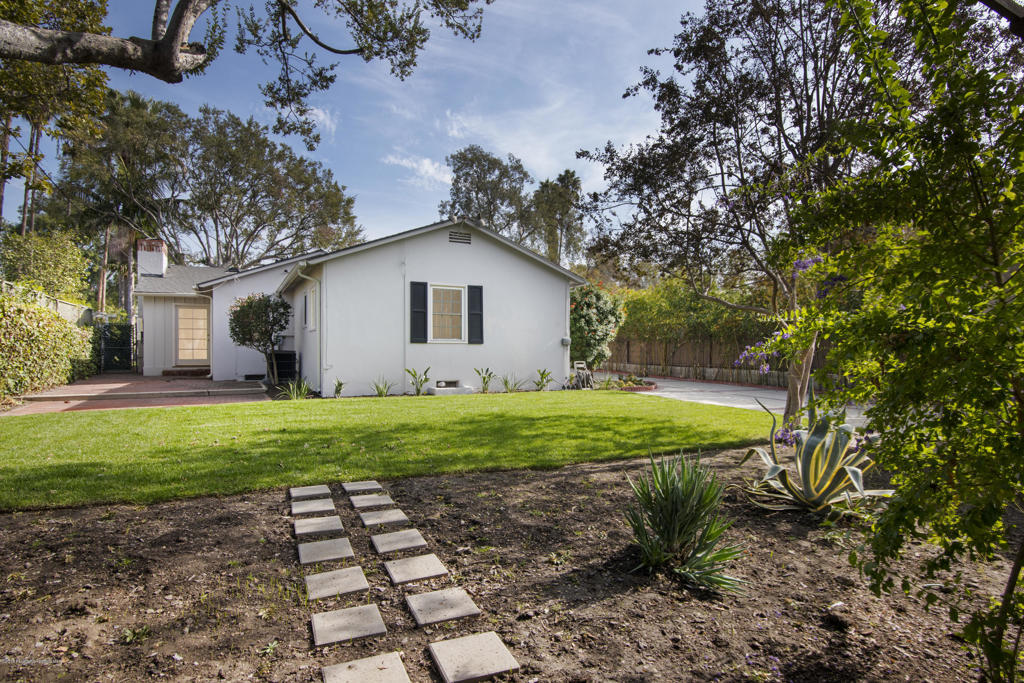 1087 S Los Robles Avenue Property Photo 34