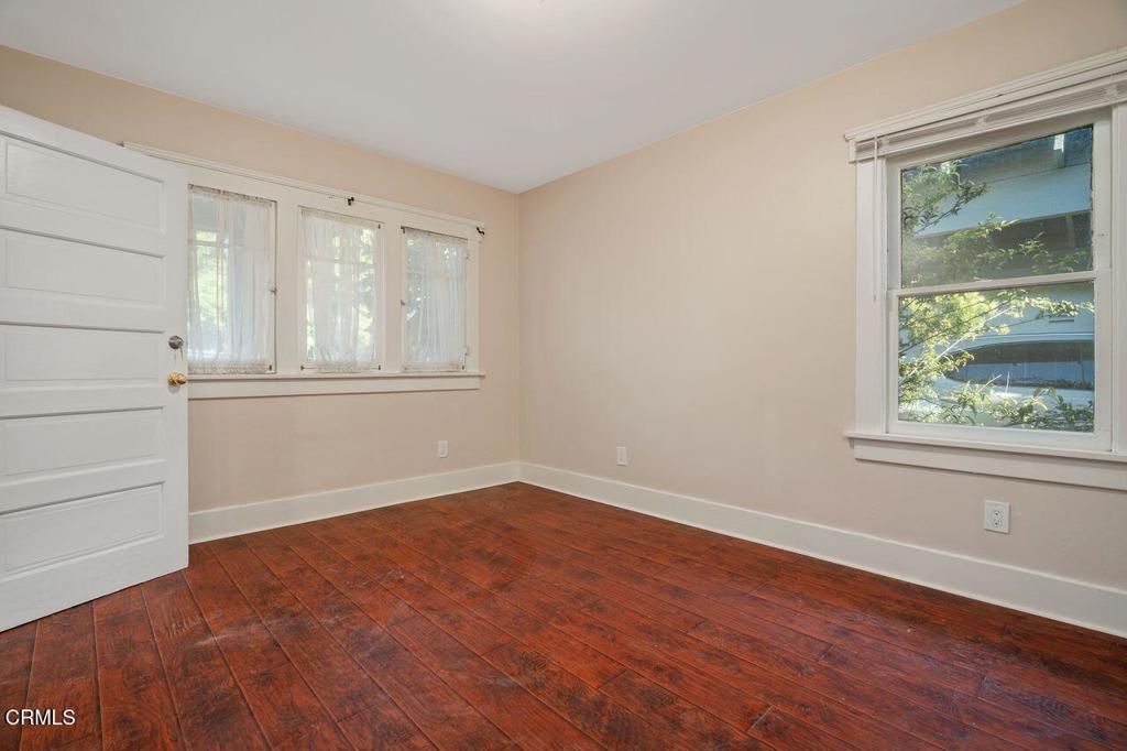31 S Parkwood Avenue Rear Property Photo 7
