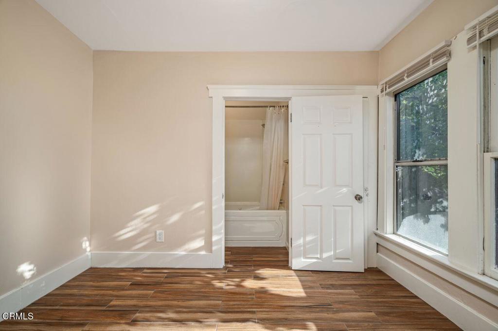 31 S Parkwood Avenue Rear Property Photo 9