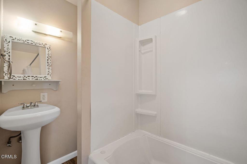 31 S Parkwood Avenue Rear Property Photo 10