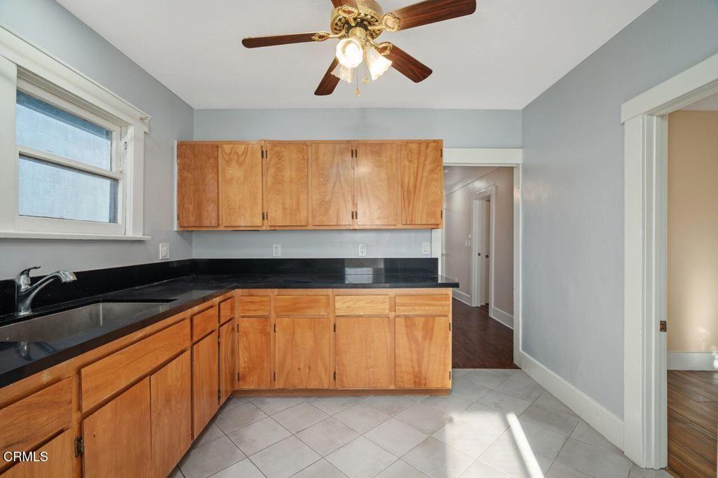 31 S Parkwood Avenue Rear Property Photo 12