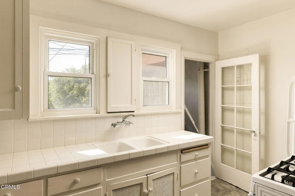 3117 Stanford Avenue Property Photo 31
