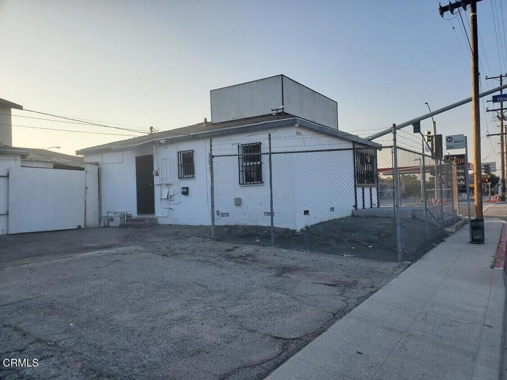8858 Flower Street Property Photo 10