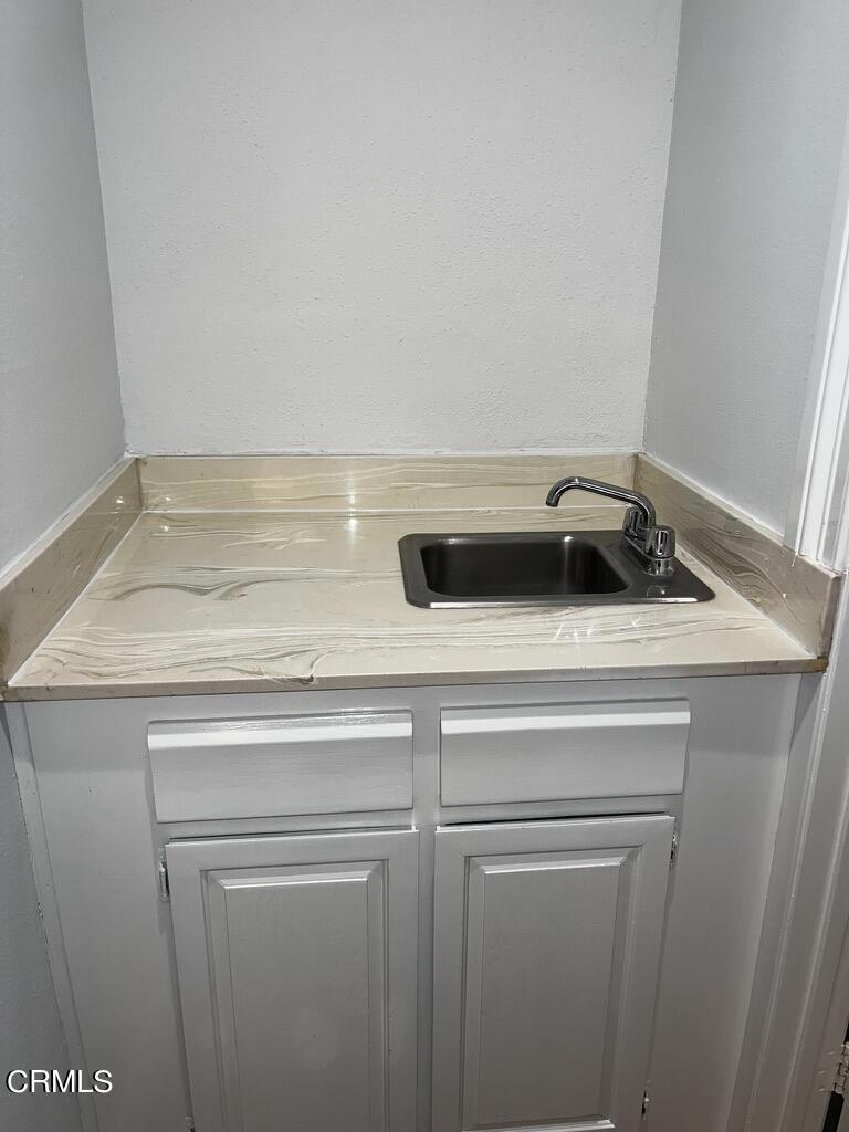 1122 Campbell Street 3 Property Photo 9