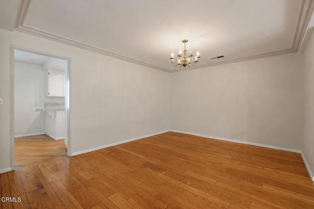 368 S Orange Grove Boulevard Property Photo 10