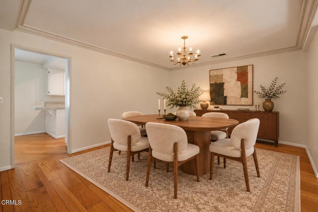 368 S Orange Grove Boulevard Property Photo 11