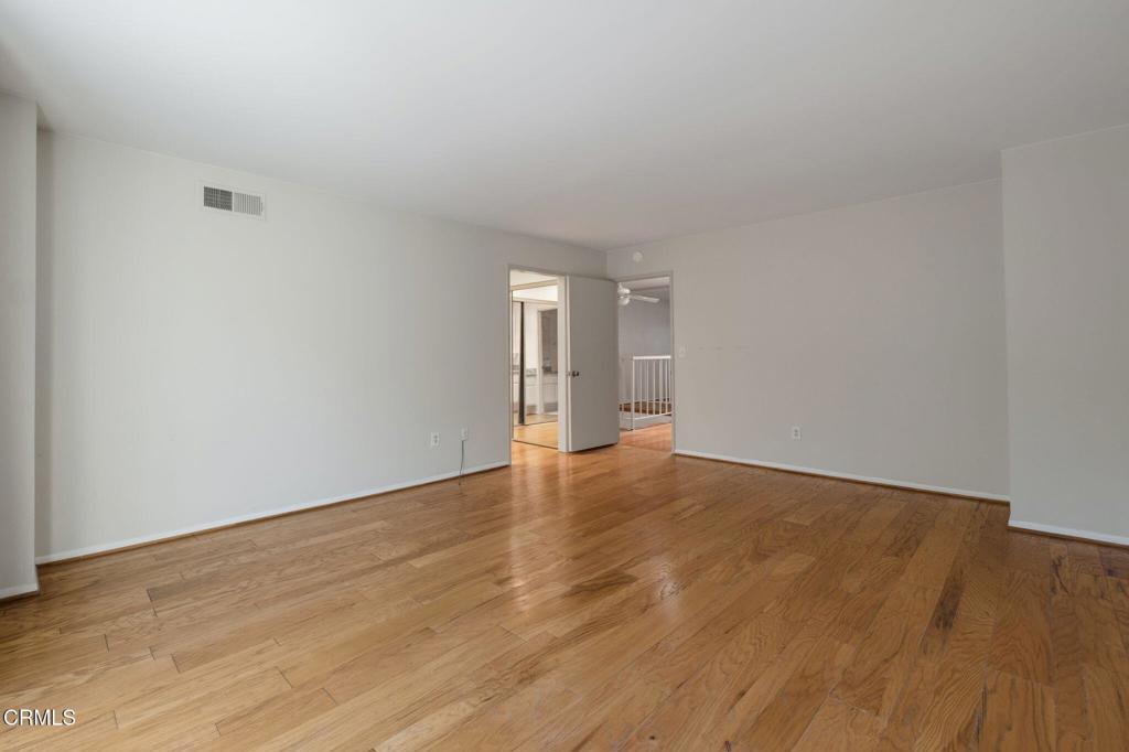 368 S Orange Grove Boulevard Property Photo 22