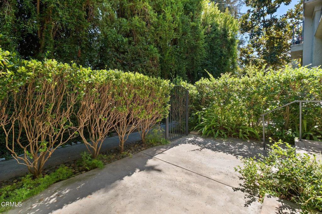 368 S Orange Grove Boulevard Property Photo 30