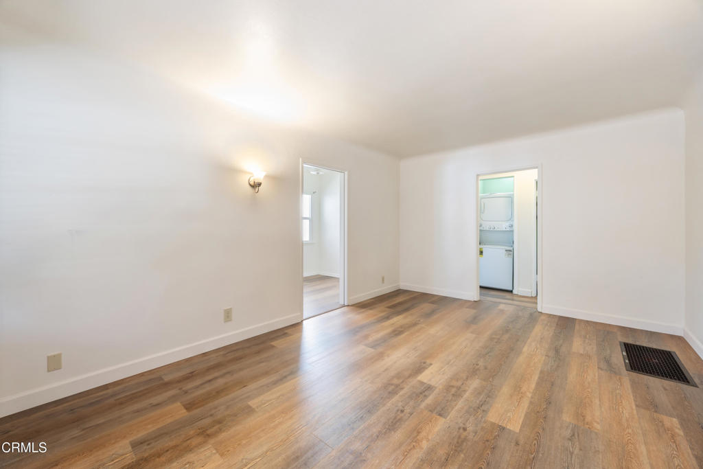2338 Highbury Avenue Property Photo 5