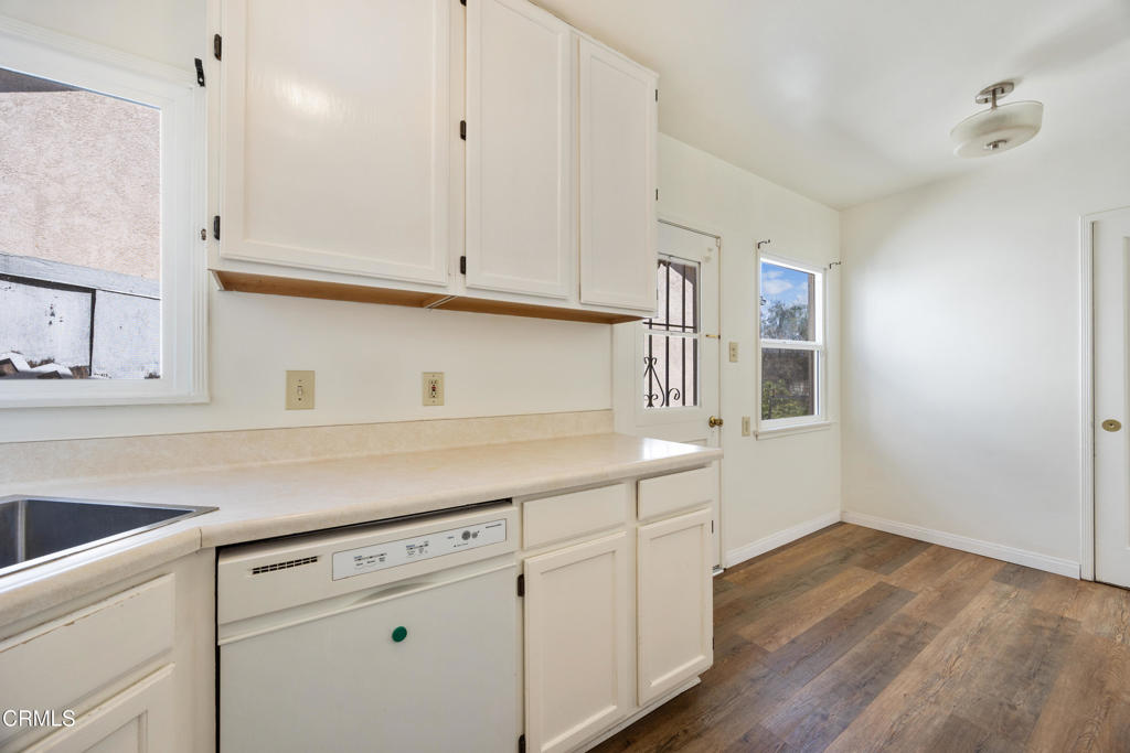 2338 Highbury Avenue Property Photo 9