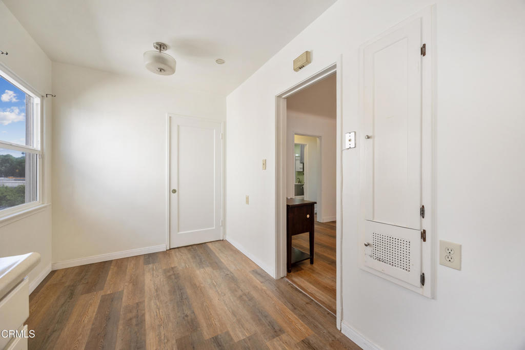 2338 Highbury Avenue Property Photo 10