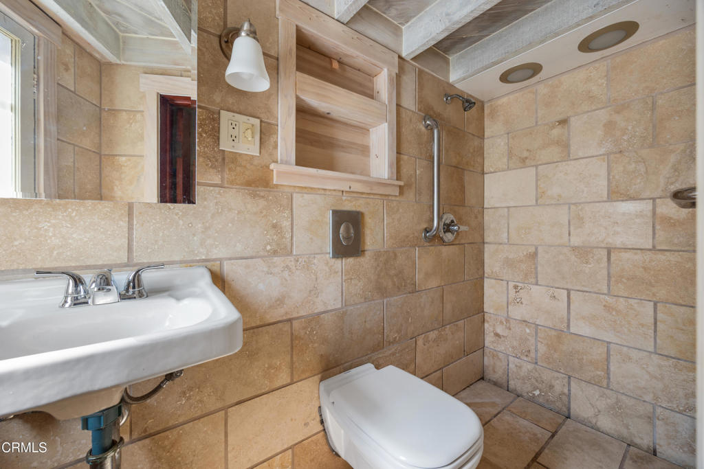 2338 Highbury Avenue Property Photo 27