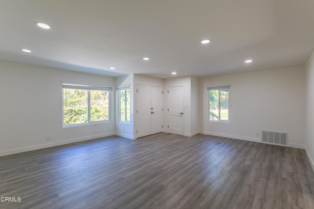 130 Peterson Avenue Property Photo 4