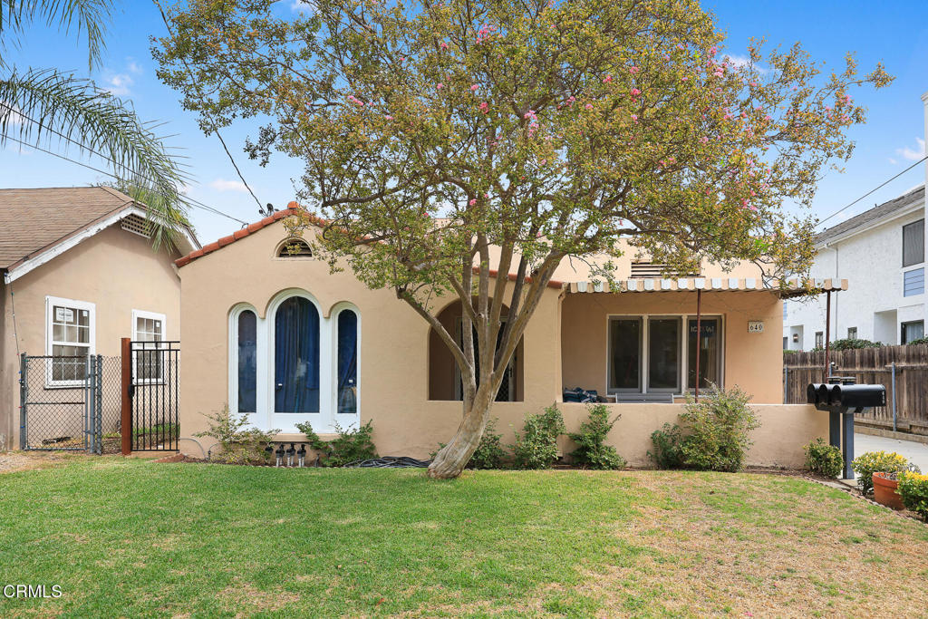 636 640 N Wilson Avenue Property Photo 2