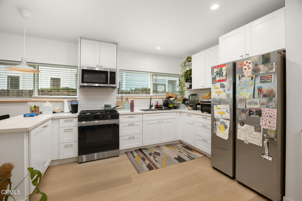 636 640 N Wilson Avenue Property Photo 7