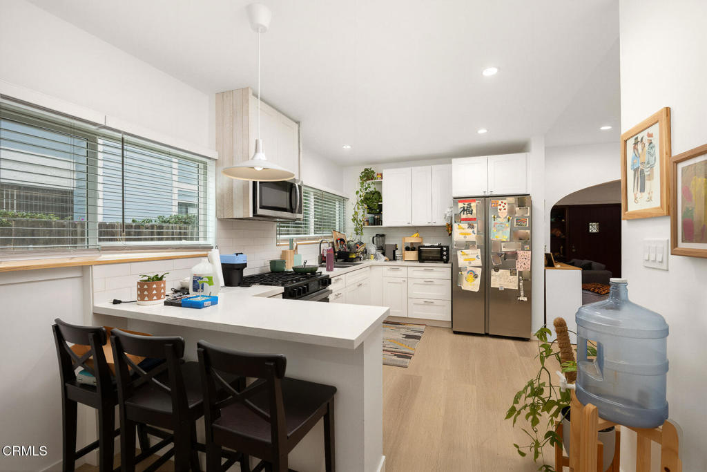 636 640 N Wilson Avenue Property Photo 8