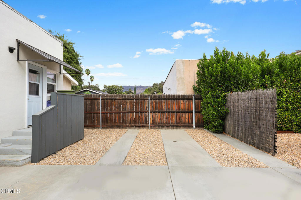 636 640 N Wilson Avenue Property Photo 21