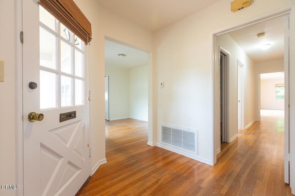 710 S Grand Avenue Property Photo 3