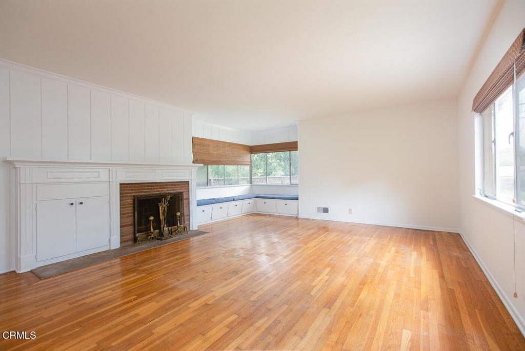 710 S Grand Avenue Property Photo 4