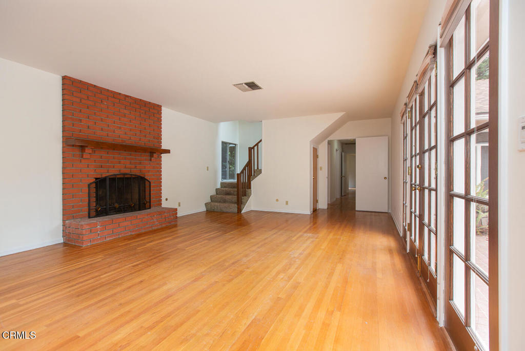 710 S Grand Avenue Property Photo 14