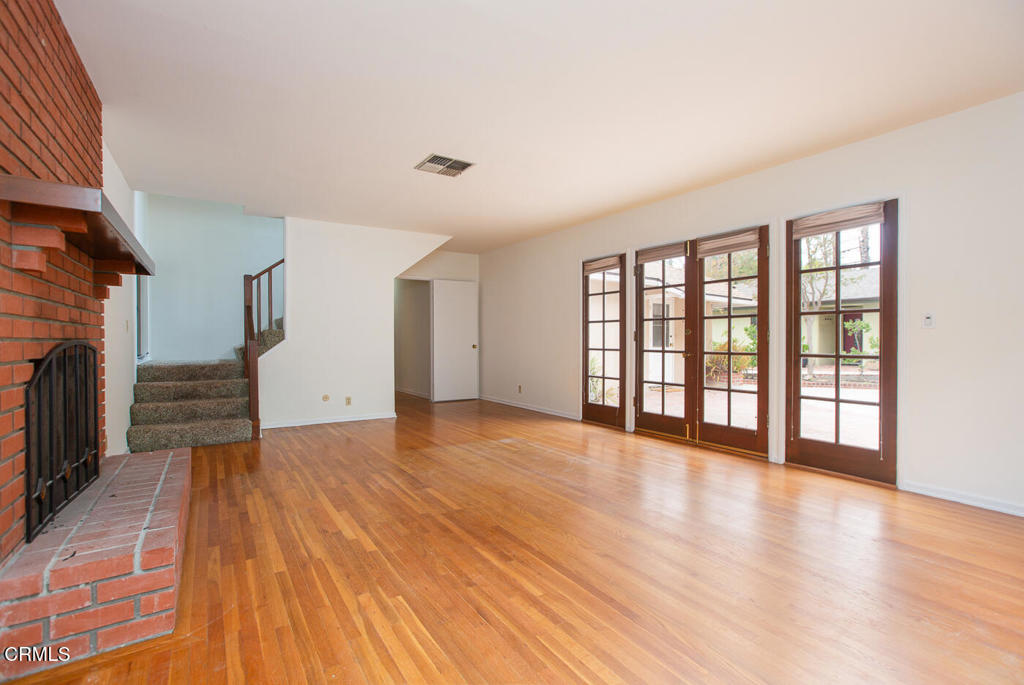 710 S Grand Avenue Property Photo 16