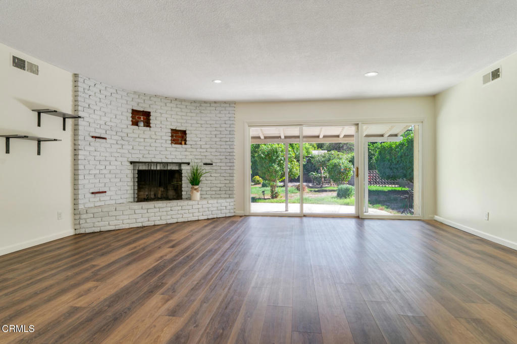 3627 Broadmoor Boulevard N Property Photo 2