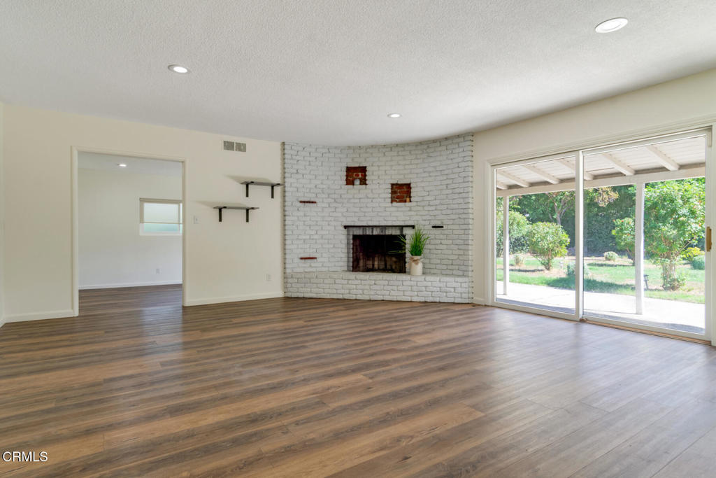 3627 Broadmoor Boulevard N Property Photo 3