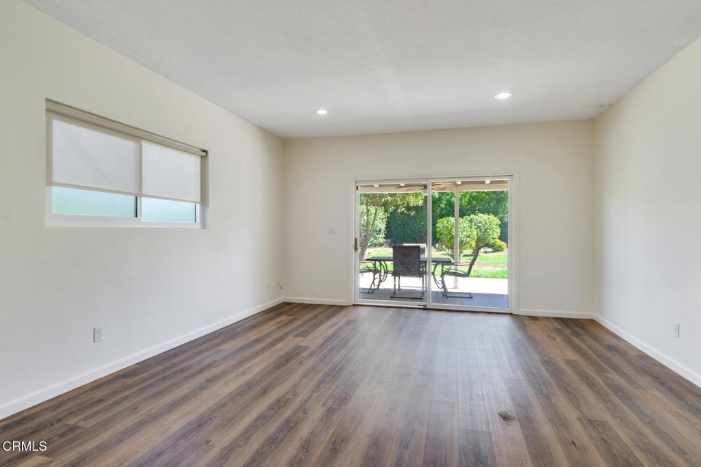 3627 Broadmoor Boulevard N Property Photo 5