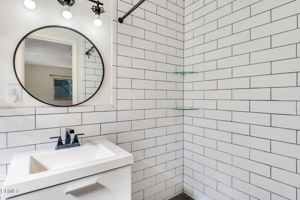 3627 Broadmoor Boulevard N Property Photo 15