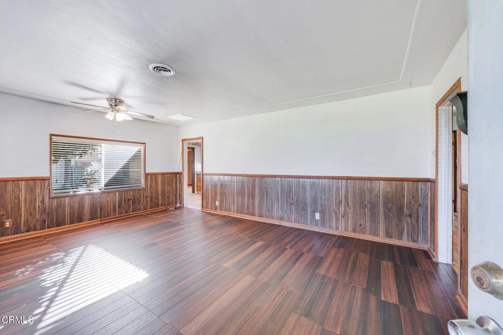 1240 E Mcwood Street Property Photo 4