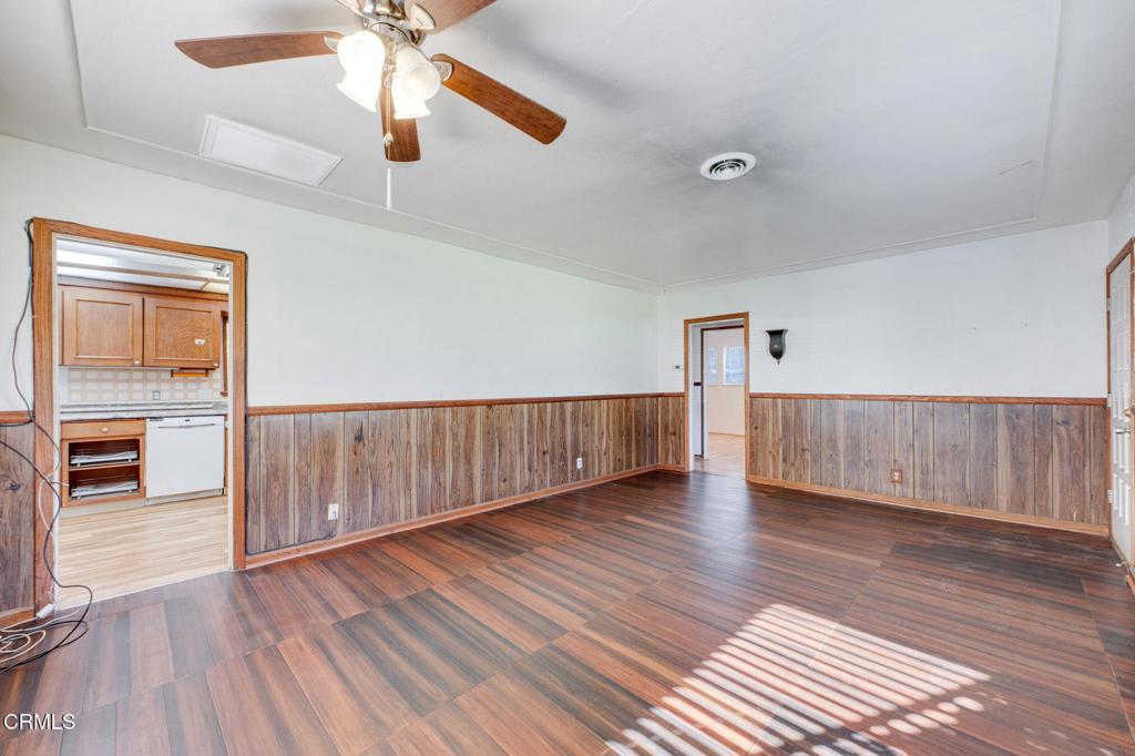 1240 E Mcwood Street Property Photo 5