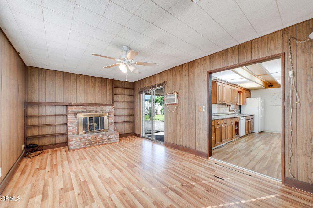 1240 E Mcwood Street Property Photo 8