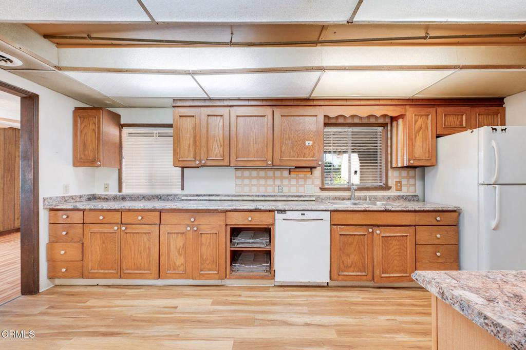 1240 E Mcwood Street Property Photo 10