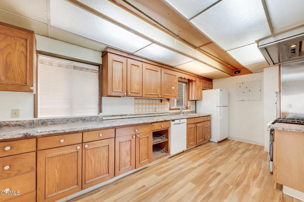 1240 E Mcwood Street Property Photo 12