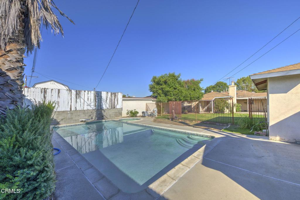 1240 E Mcwood Street Property Photo 23