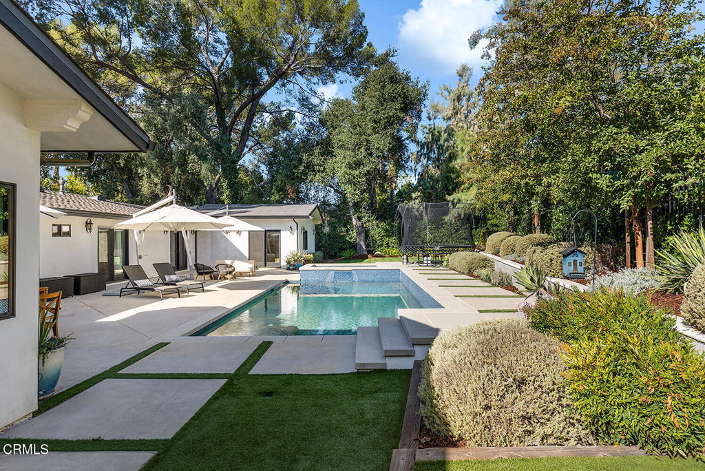 1219 Olive Lane Property Photo 4