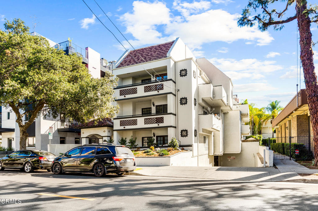 156 S Oak Knoll Avenue 305 Property Photo 21