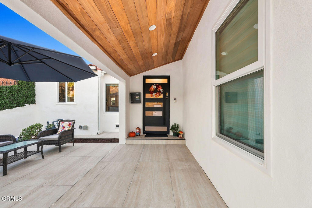 2018 W Kenneth Road Property Photo 10