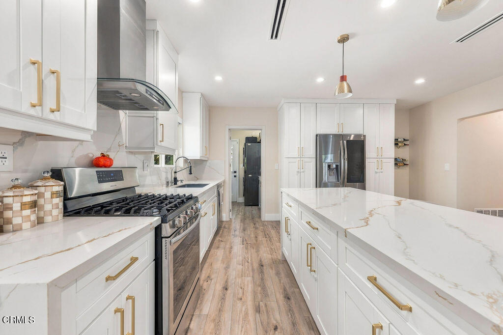 2018 W Kenneth Road Property Photo 15