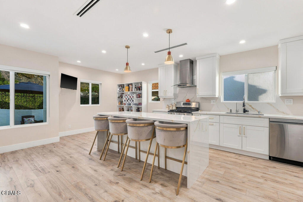 2018 W Kenneth Road Property Photo 16