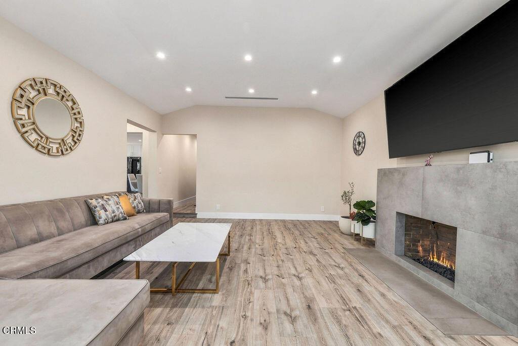 2018 W Kenneth Road Property Photo 19
