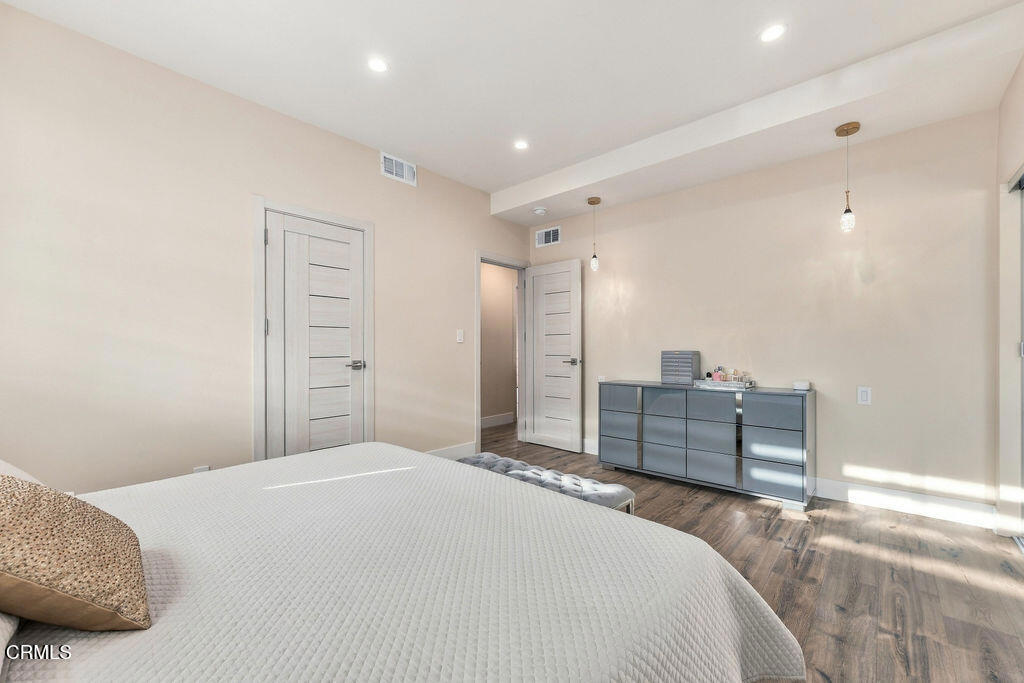 2018 W Kenneth Road Property Photo 27