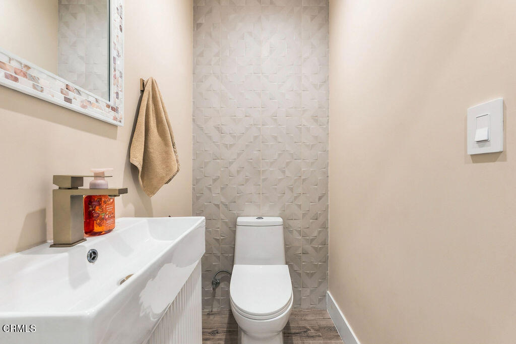 2018 W Kenneth Road Property Photo 31