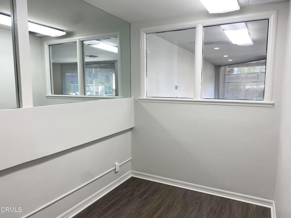 1125 Foothill Boulevard Property Photo 6