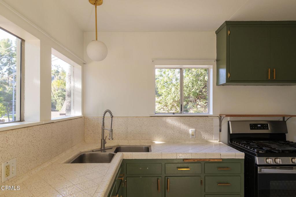 9900 Sunland Boulevard Property Photo 7