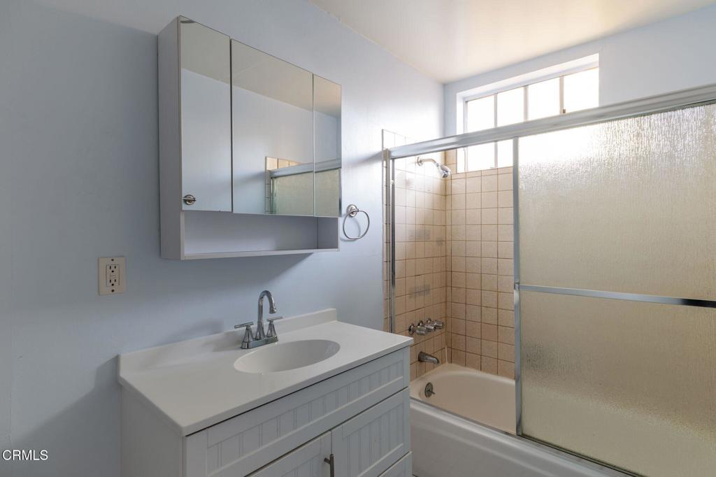 9900 Sunland Boulevard Property Photo 16
